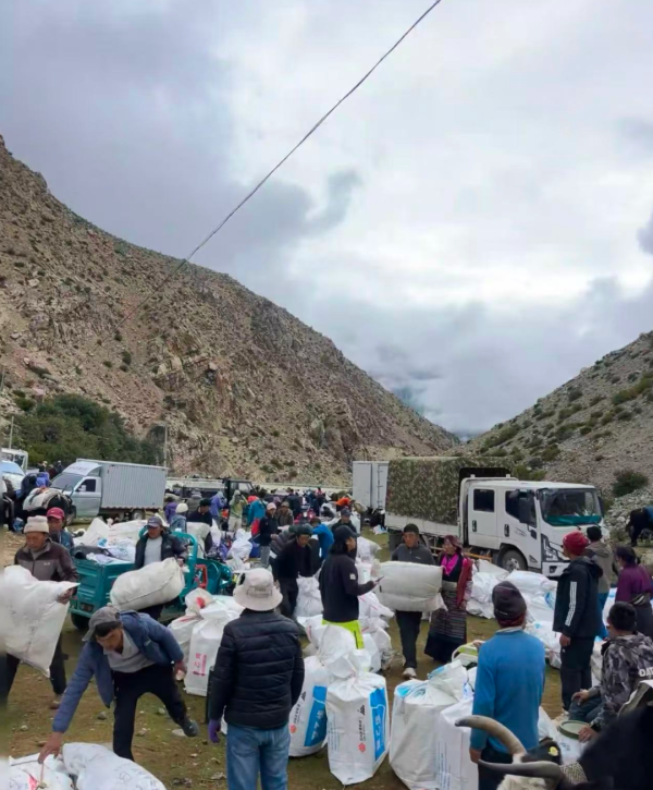 豪瑞优配 暴雪突袭千人遇险，珠峰徒步绝不是“逛公园”|新京报评论